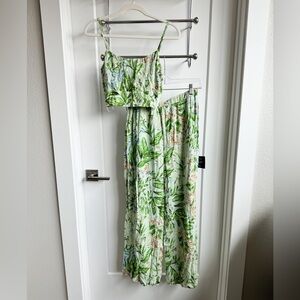 NWT Lulu’s New with tags Floral Lace-Up Two Piece Coord Crop Top and Pants Set